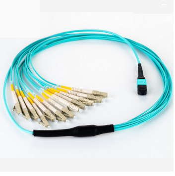 MPO-LC ตัวเชื่อมต่อ MPO 8 สายสายไฟเบอร์ออปติก Patch Cord Aqua