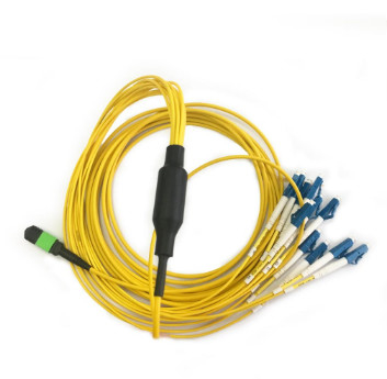 ขั้วต่อสายไฟ 12 สาย MPO / UPC LC / UPC สายไฟเบอร์ออปติก Patch Cord สีเหลือง