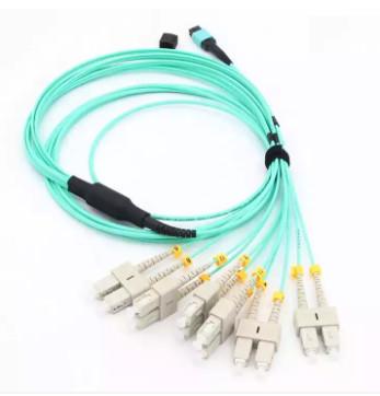 8 12 Core MPO MM OM3 OM4 สายแพทช์ไฟเบอร์ออปติกหญิงถึง LC